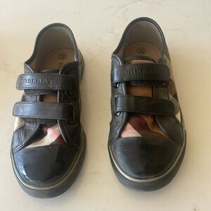 Boys Burberry sneakers